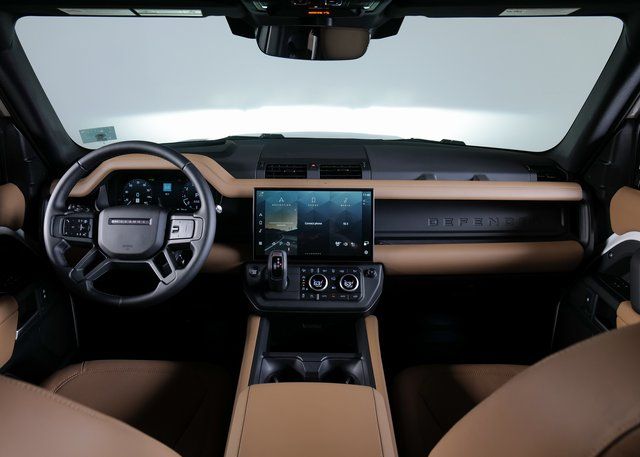 2026 Land Rover Defender 110 X-Dynamic SE photo 4