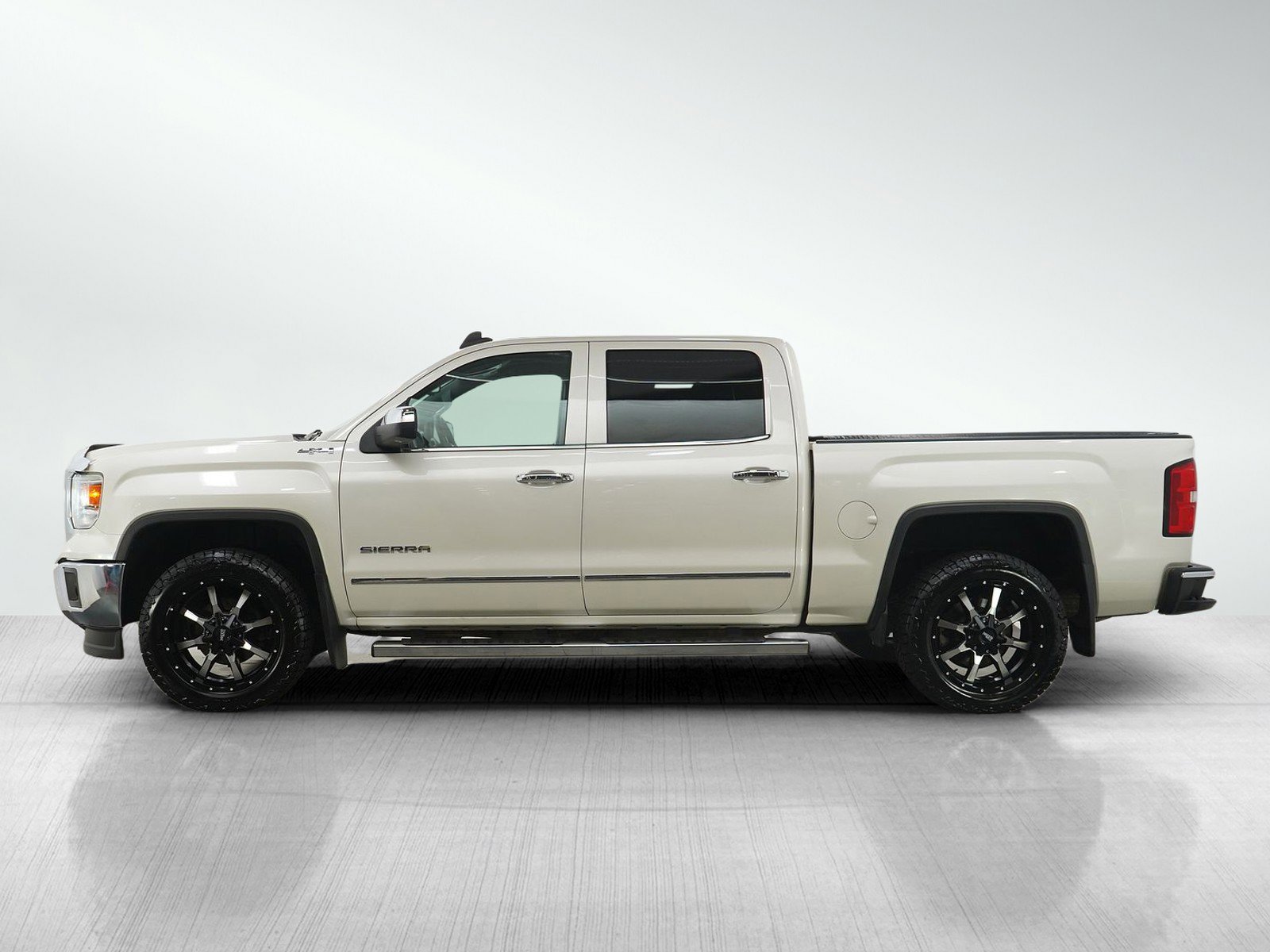 Used 2015 GMC Sierra 1500 SLT with VIN 3GTU2VEC5FG142487 for sale in Burnsville, Minnesota