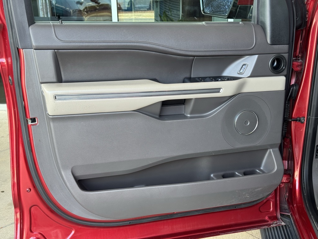 2018 Ford Expedition XLT photo 26