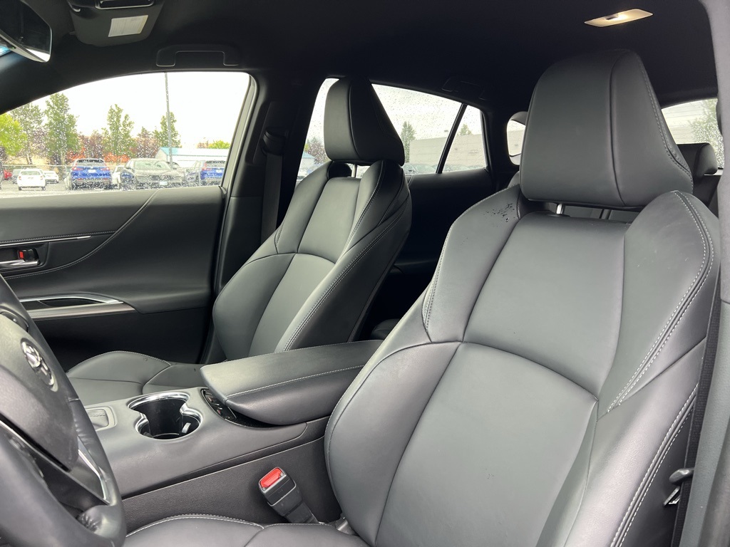 2022 Toyota Venza XLE photo 13