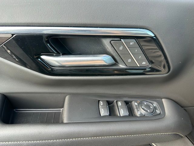 2025 Chevrolet Tahoe Premier photo 25