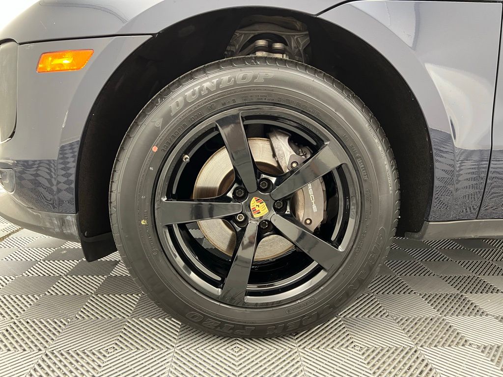 2021 Porsche Macan Base photo 35