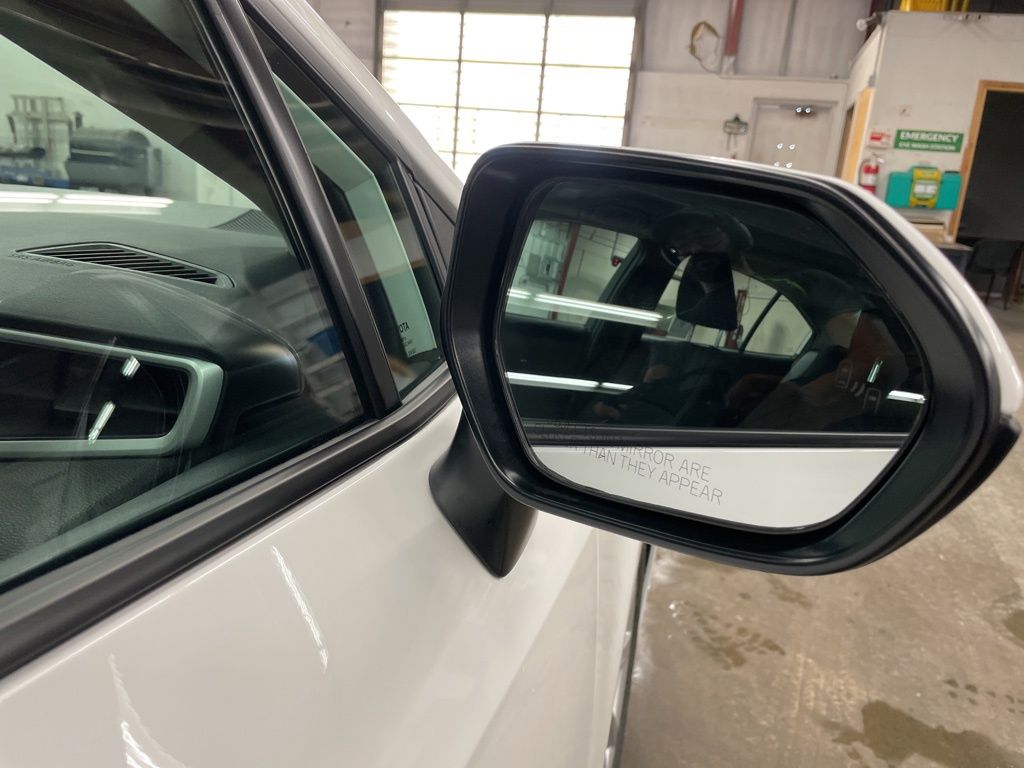 2025 Toyota Corolla LE photo 31