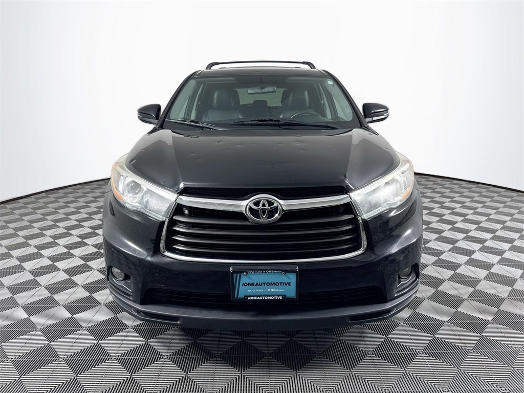 2016 Toyota Highlander LE Plus photo 3