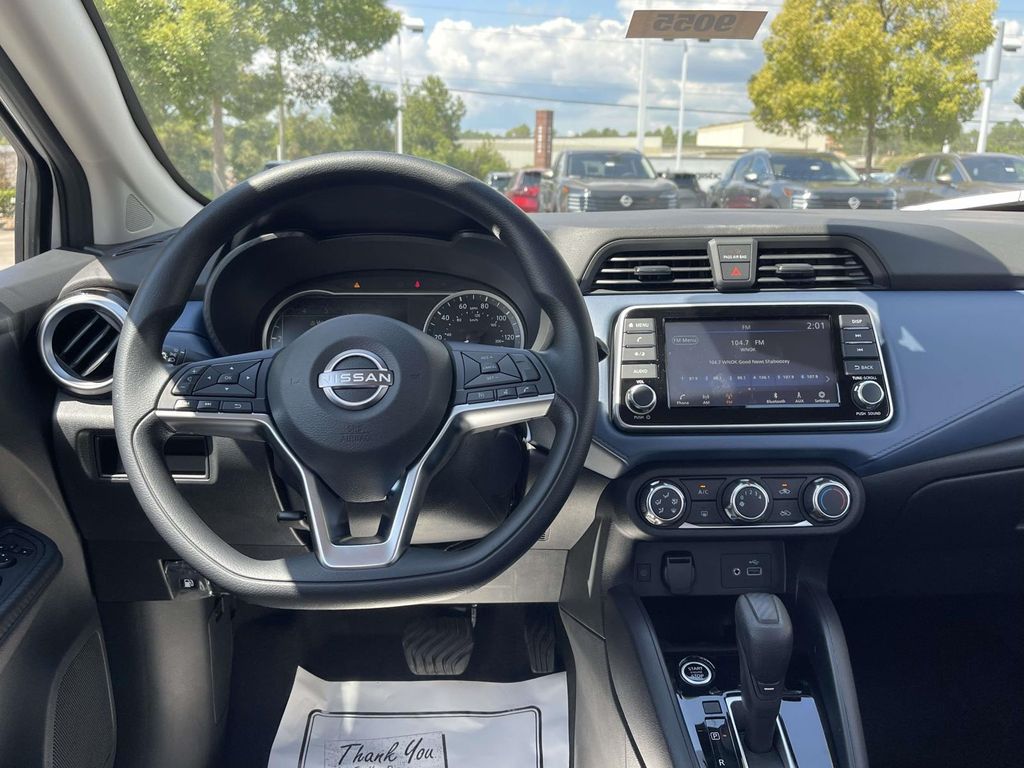 2025 Nissan Versa SV photo 14