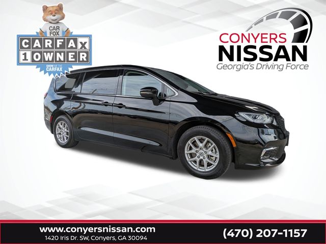 2024 Chrysler Pacifica Touring L's photo