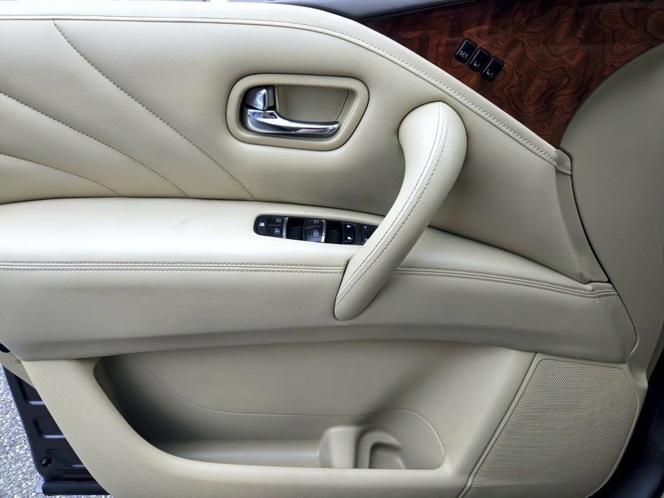 2017 Infiniti QX80 Base photo 26