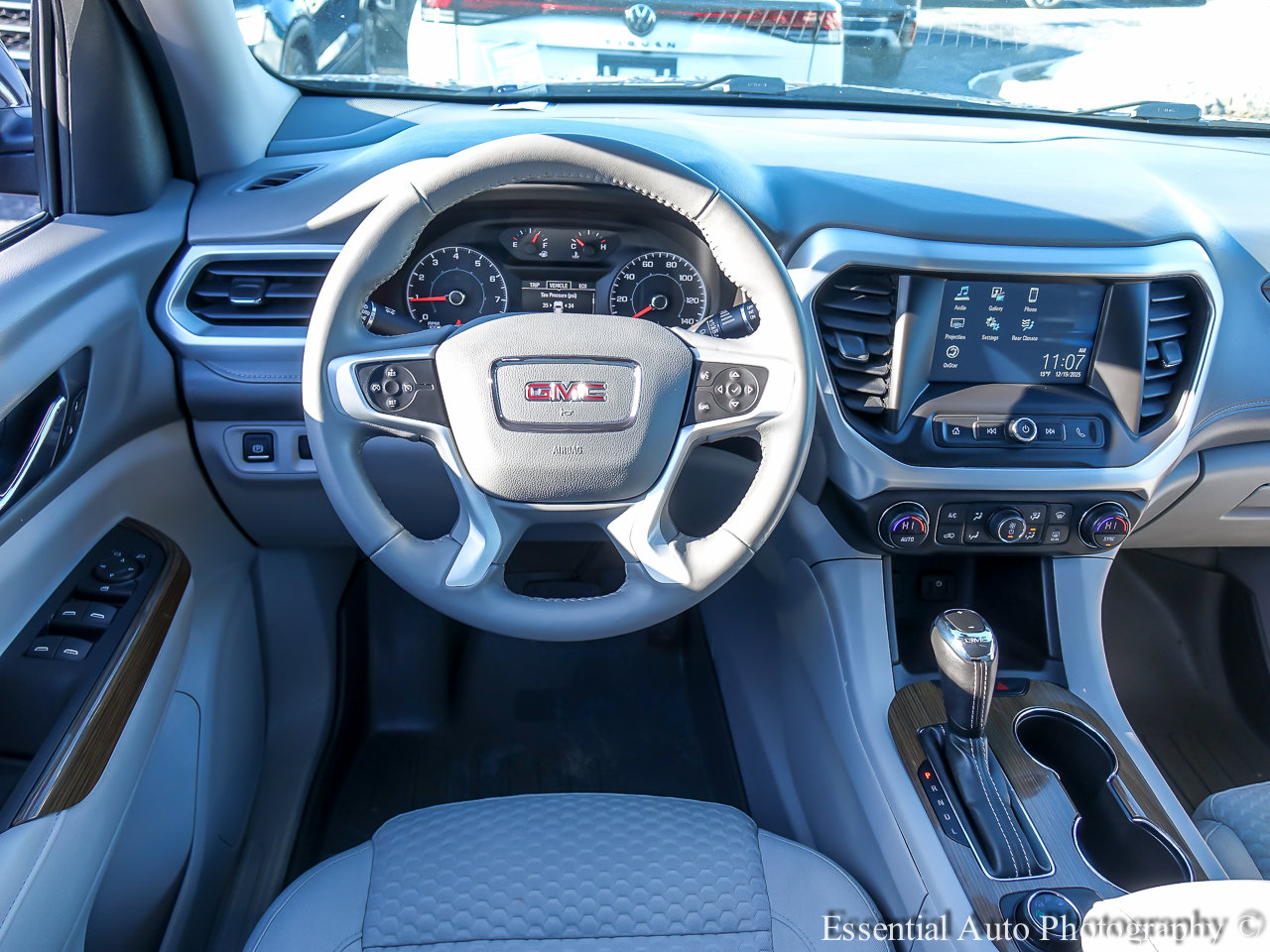 2018 GMC ACADIA - Image 10