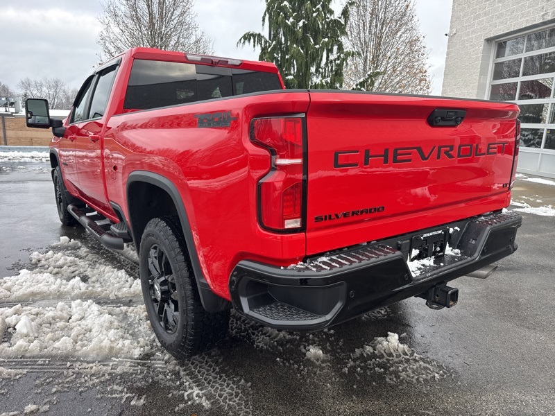 2025 Chevrolet Silverado 2500HD LT photo 4