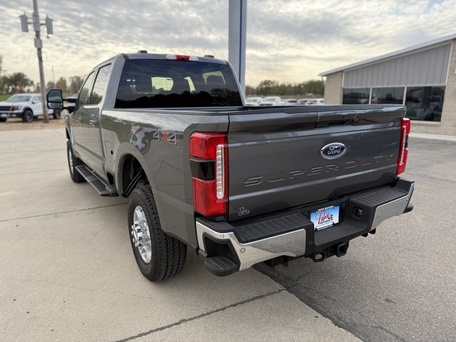 2026 Ford F-350 XLT photo 4