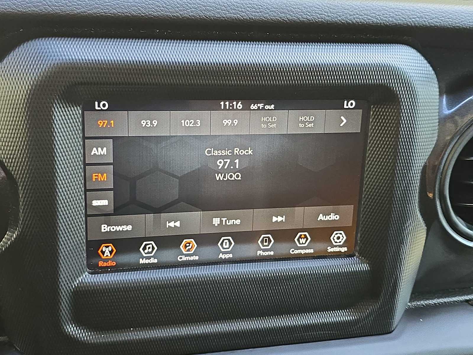 2022 Jeep Gladiator Altitude photo 21