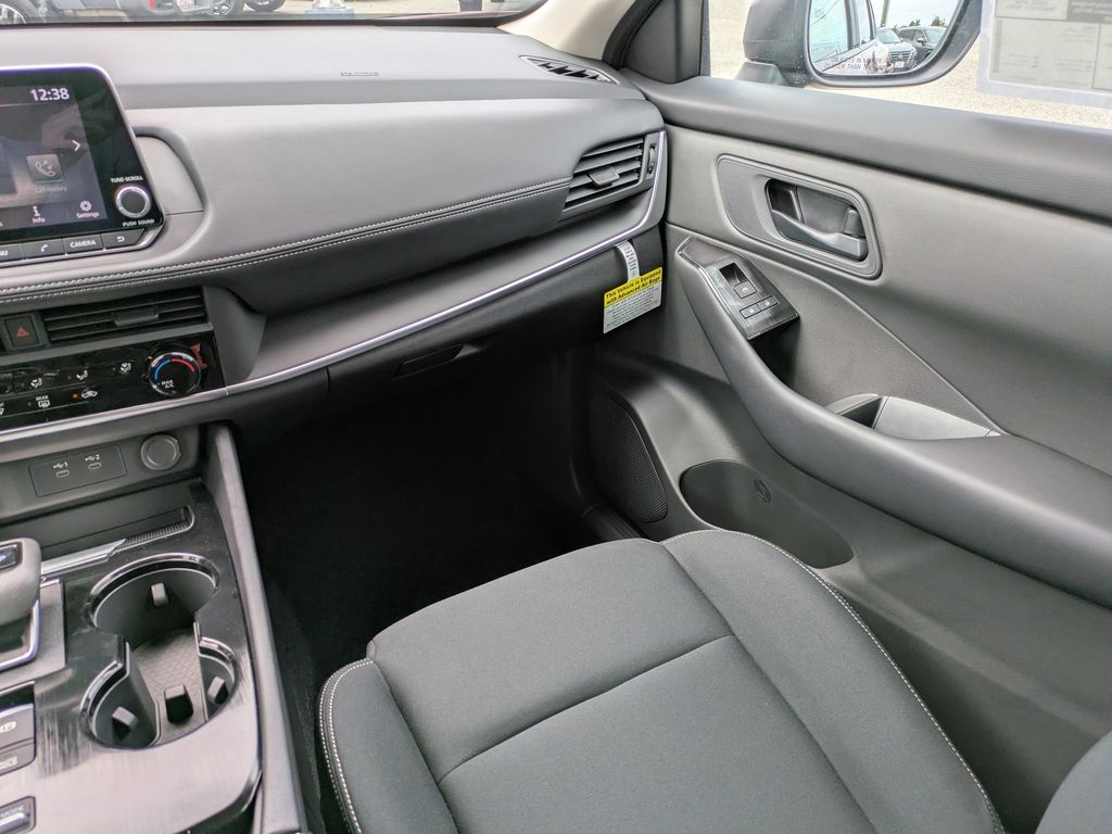 2026 Nissan Rogue S photo 15