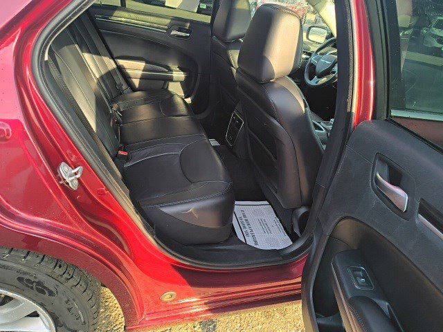2016 Chrysler 300 Limited photo 17