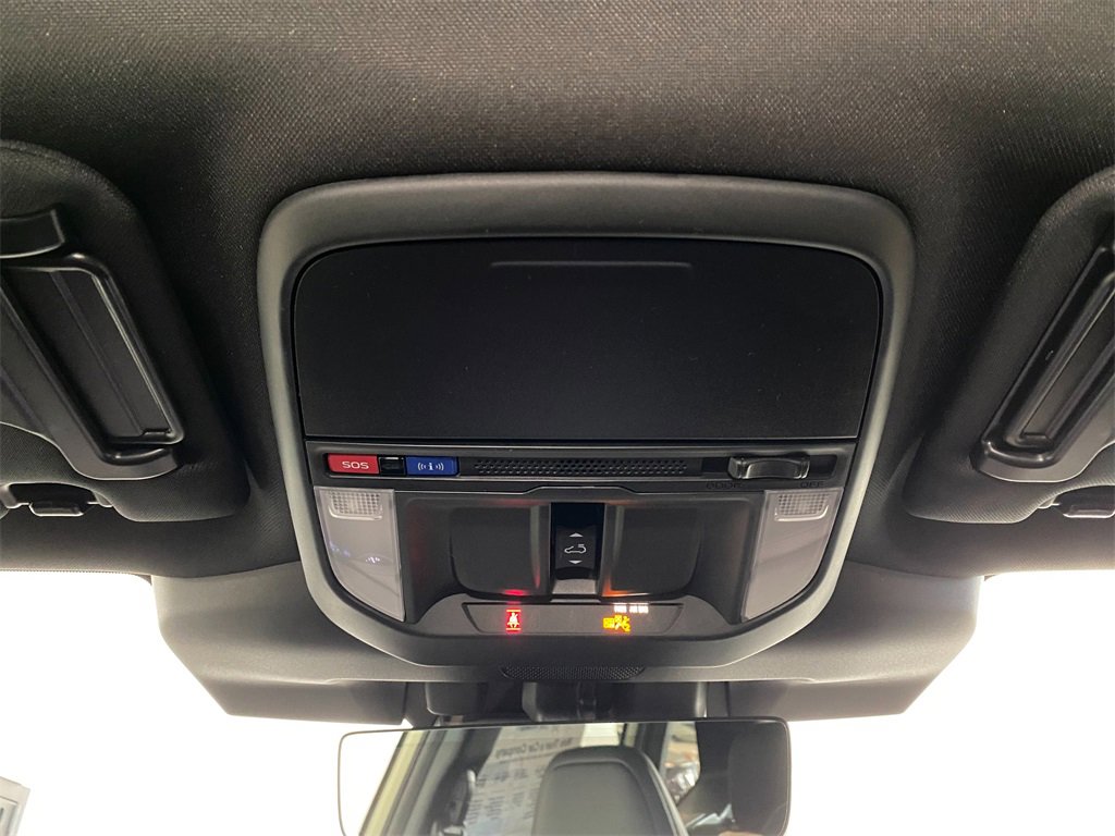2025 Subaru Forester Touring photo 4