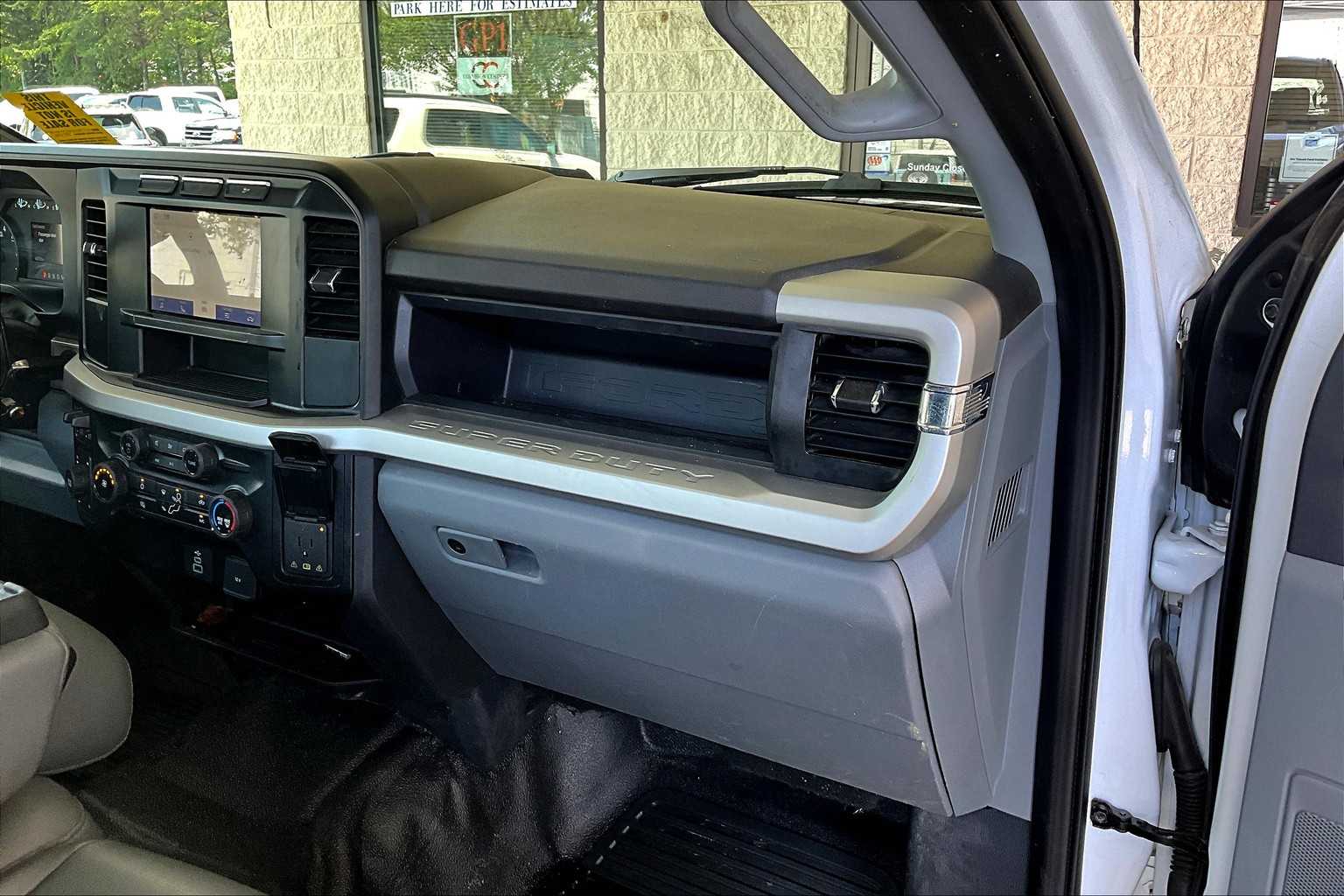 2024 Ford F-250 XL photo 17