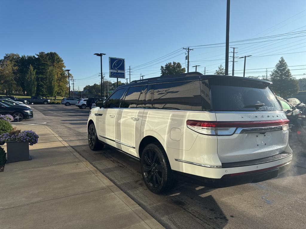 2023 Lincoln Navigator Black Label photo 5