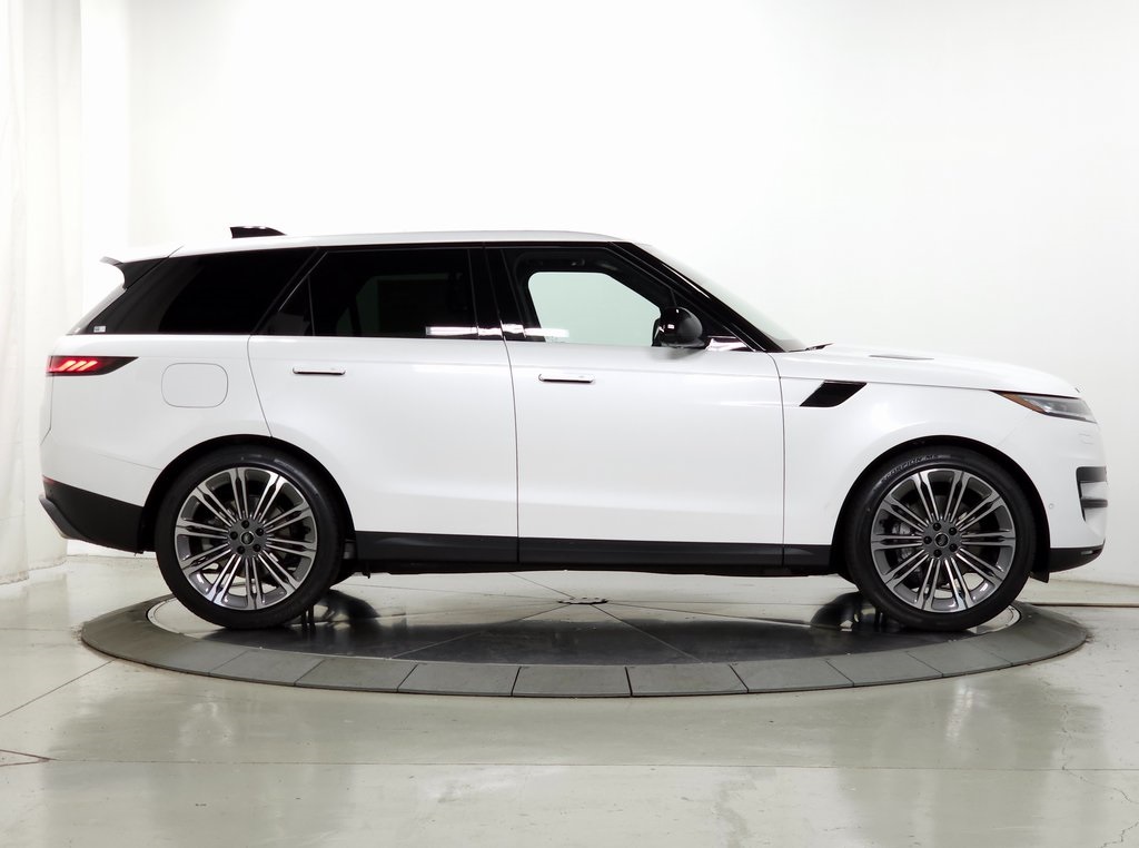 2025 Land Rover Range Rover Sport SE photo 6