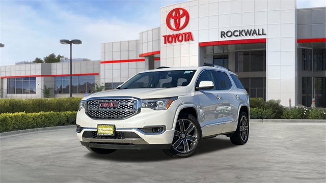 2017 GMC Acadia Denali's photo