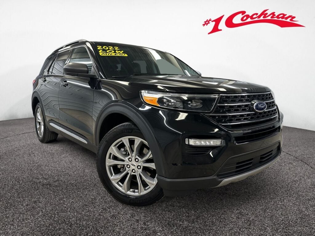 2022 Ford Explorer XLT's photo