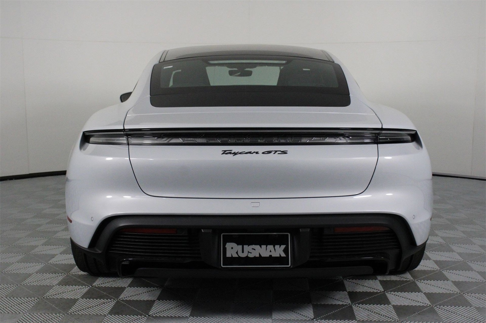 2026 Porsche Taycan GTS photo 6