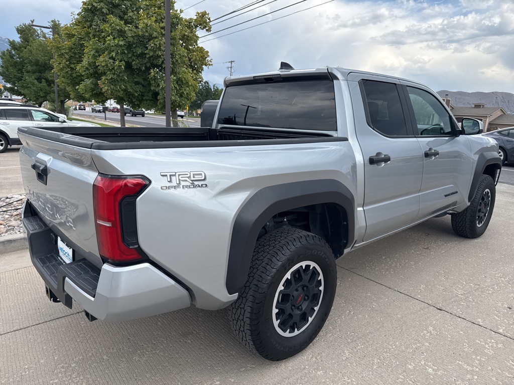 2024 Toyota Tacoma TRD Off-Road photo 3