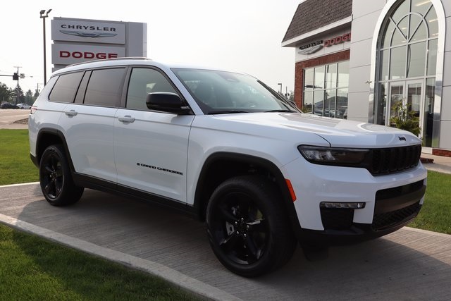 2025 Jeep Grand Cherokee Limited photo 2