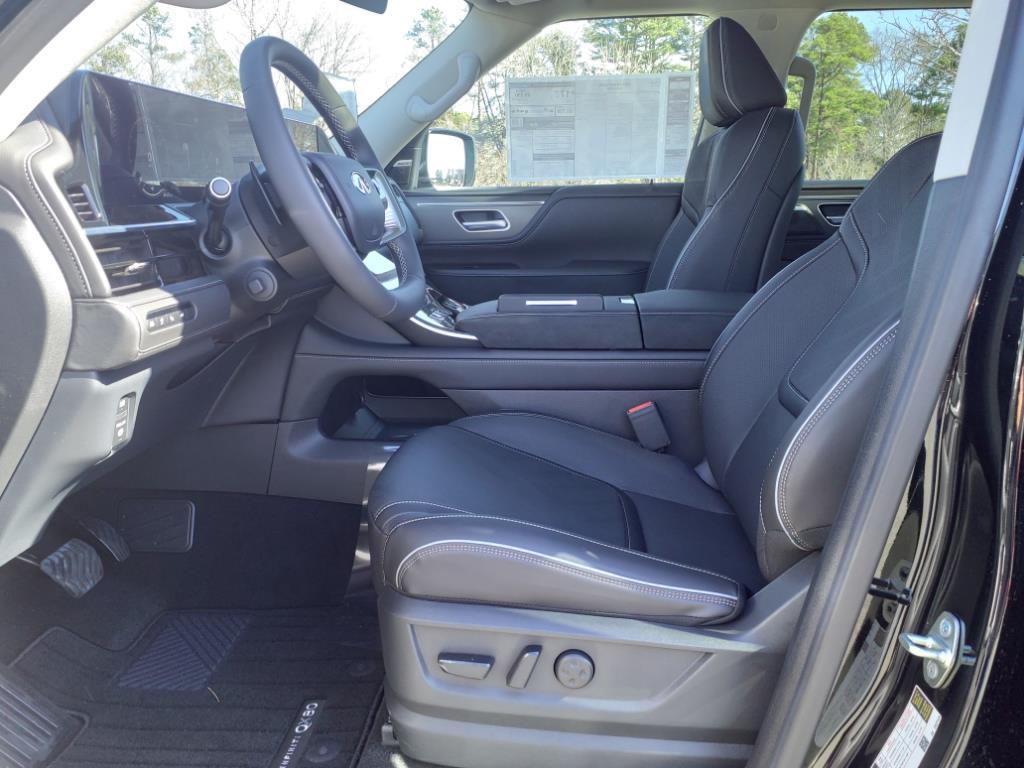 2025 Infiniti QX80 Luxe photo 4