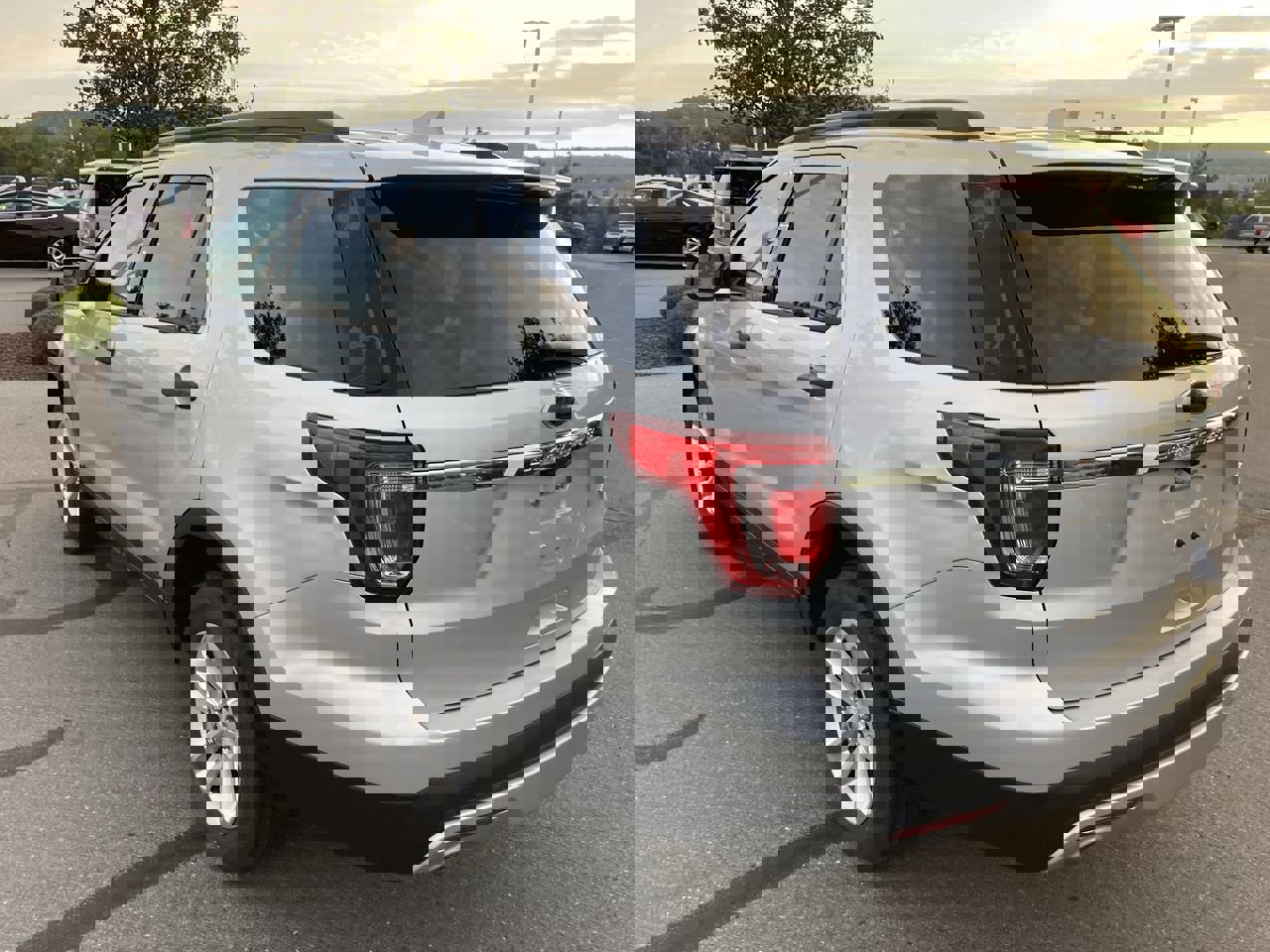 2017 Ford Explorer Base photo 5