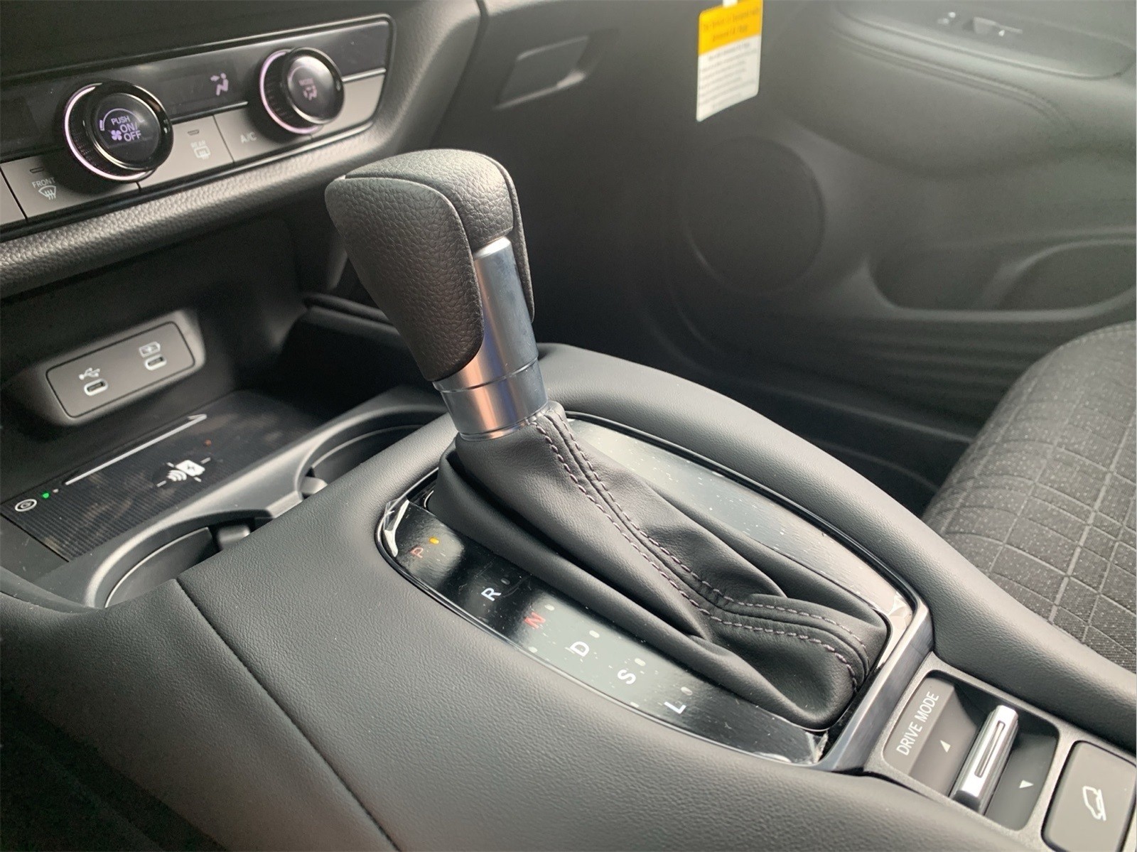 2026 Honda HR-V LX photo 6