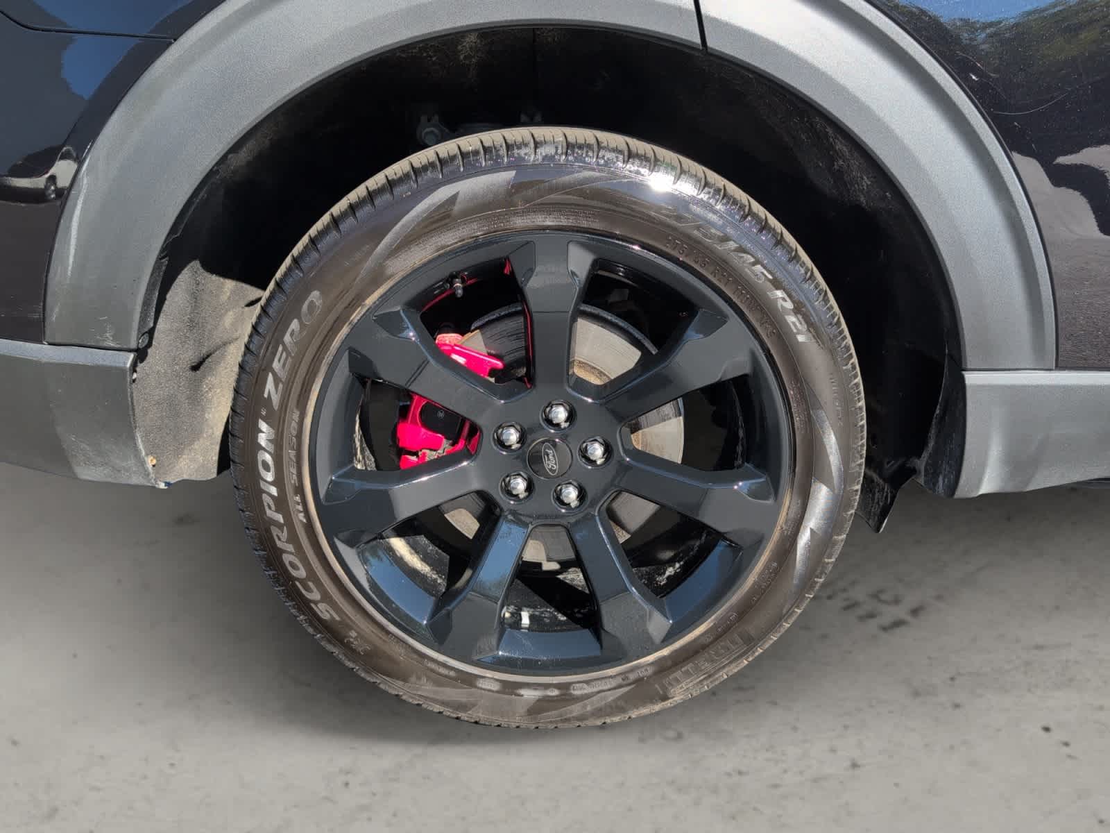2022 Ford Explorer ST photo 4