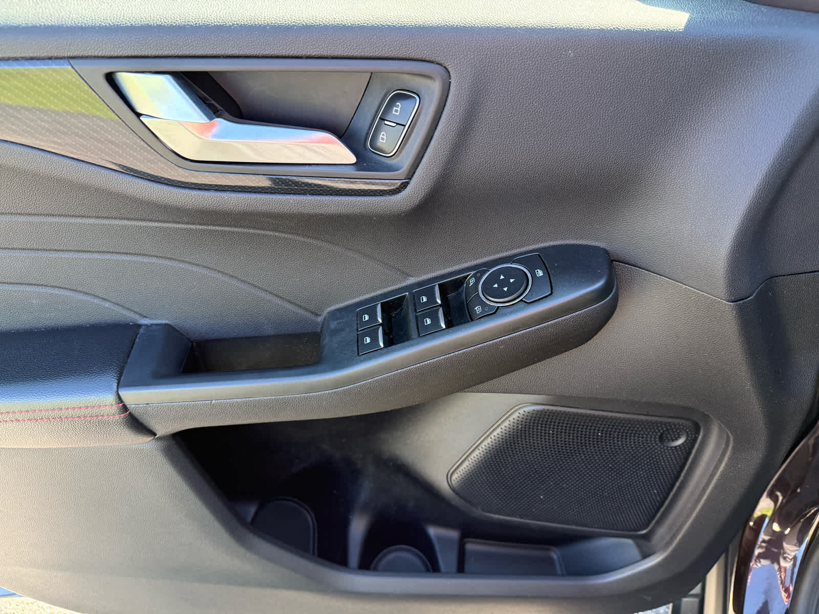 2023 Ford Escape ST-Line photo 25