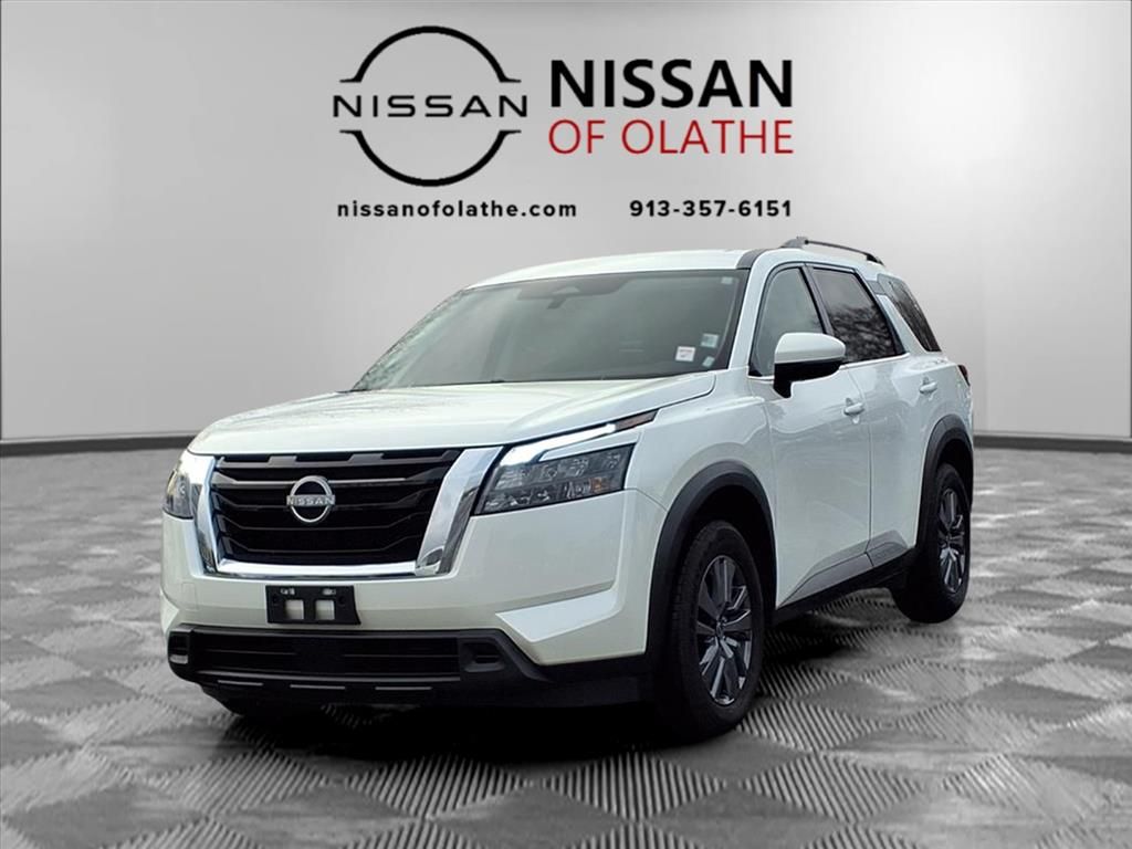 2024 Nissan Pathfinder SV's photo