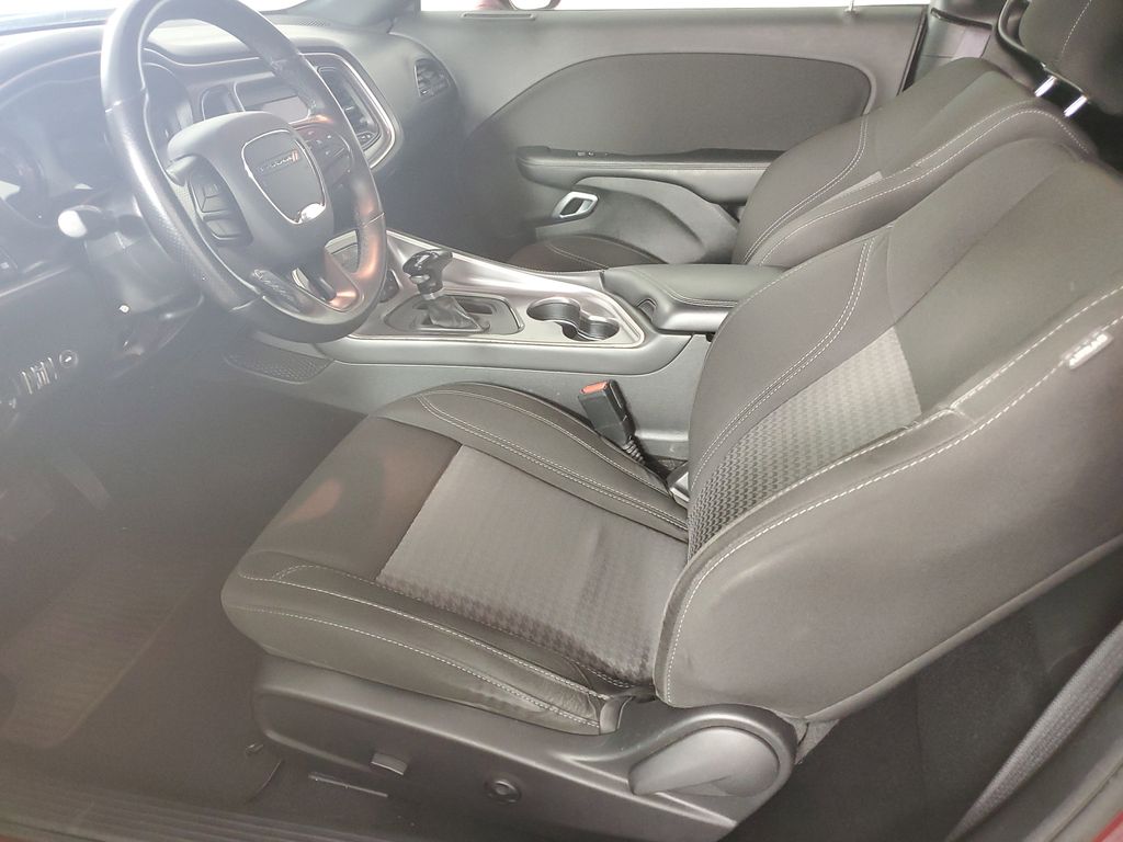 2020 Dodge Challenger SXT photo 10