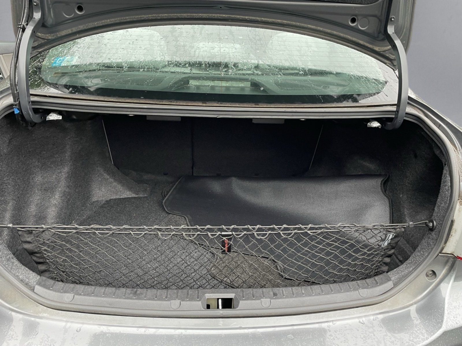 2013 Toyota Corolla LE photo 17