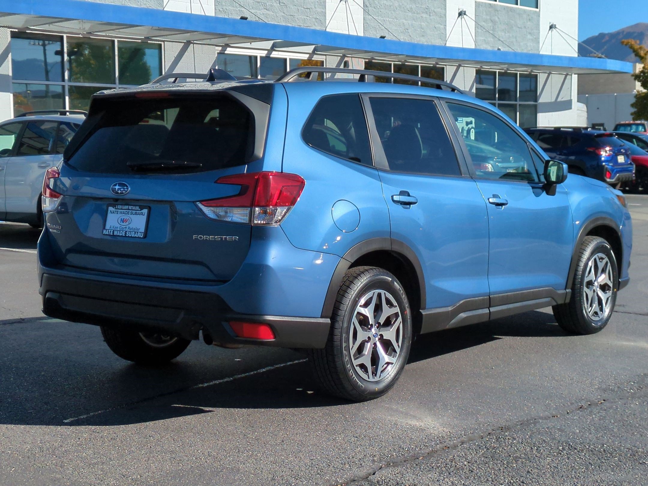 2024 Subaru Forester Premium Base photo 3