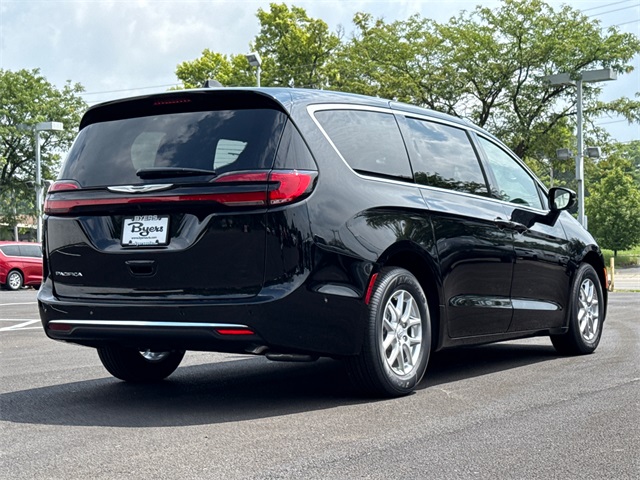 2025 Chrysler Pacifica photo 6