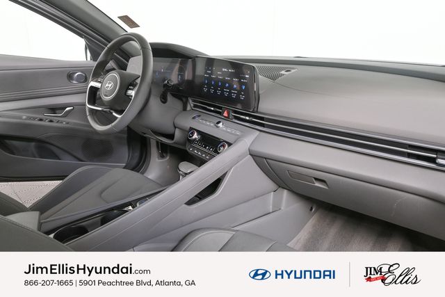 2024 Hyundai Elantra SEL Convenience photo 18