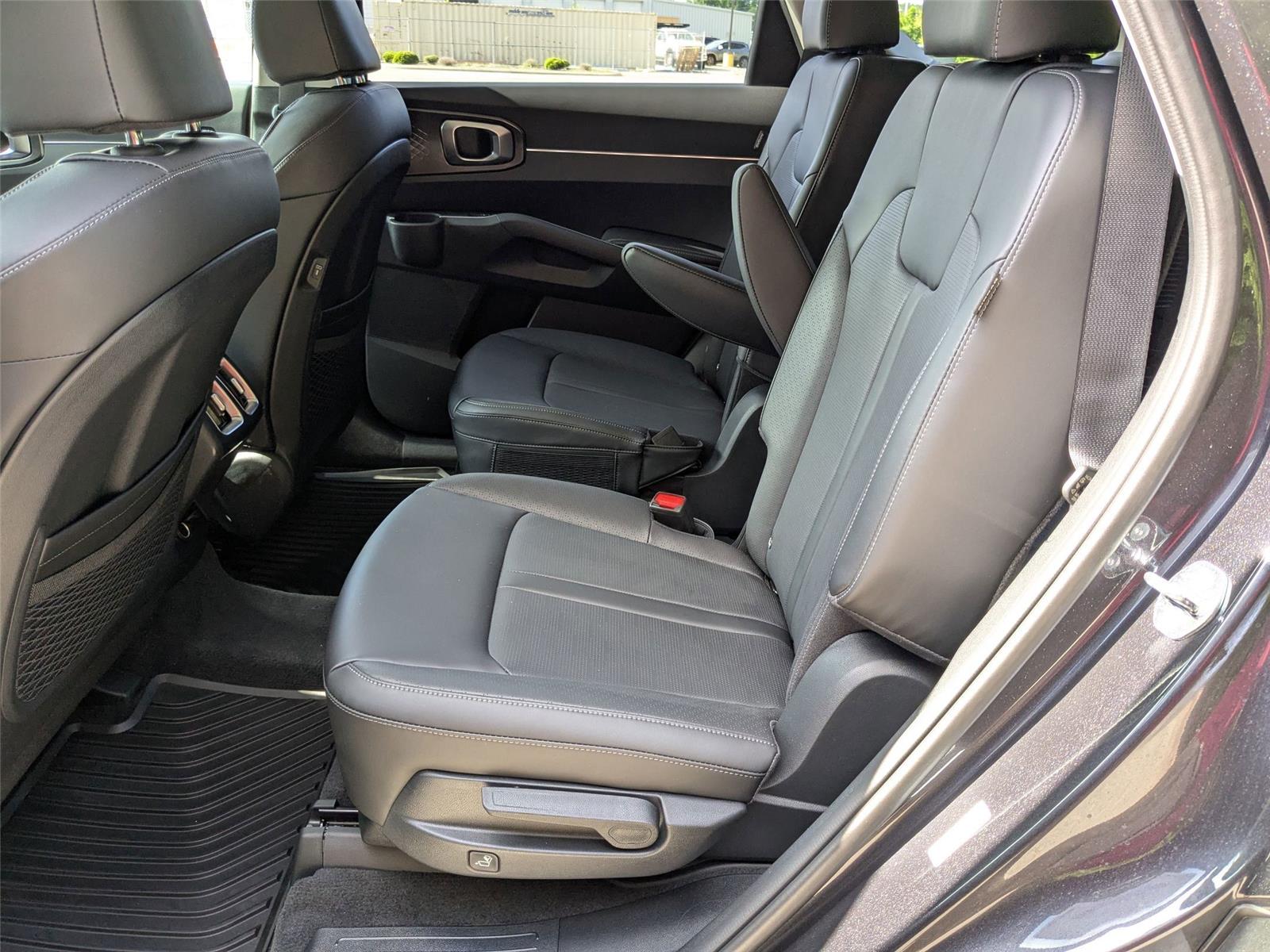 2025 Kia Sorento EX photo 28