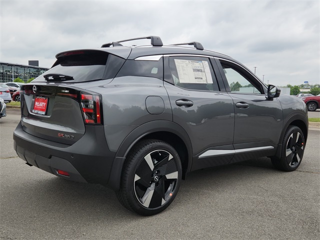 2025 Nissan Kicks SR photo 3