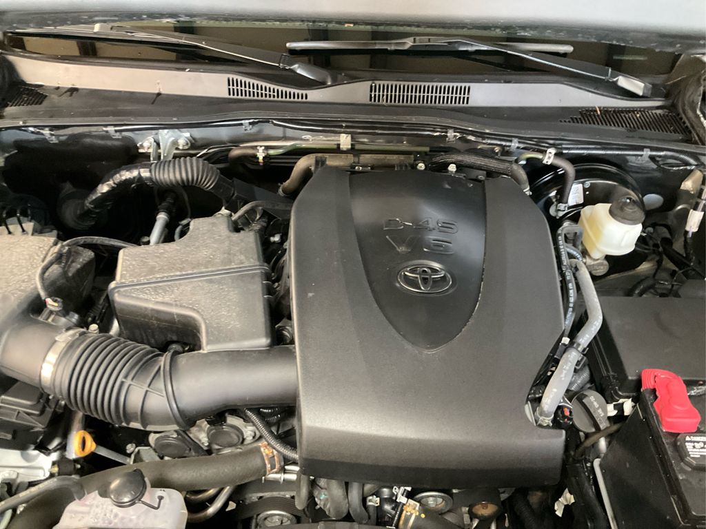 2022 Toyota Tacoma SR photo 18