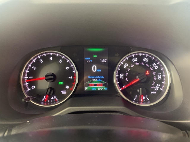 2021 Toyota RAV4 XLE photo 16