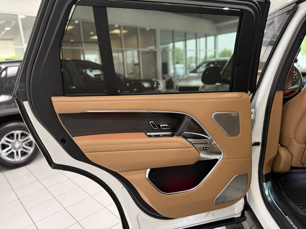 2025 Land Rover Range Rover Autobiography photo 51