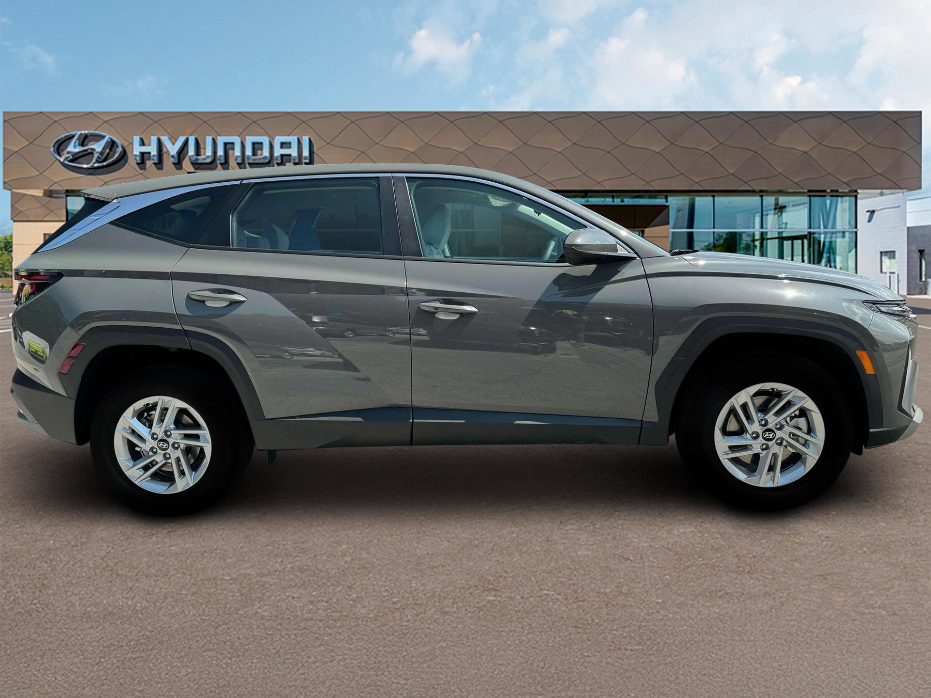 2025 Hyundai Tucson SE photo 9