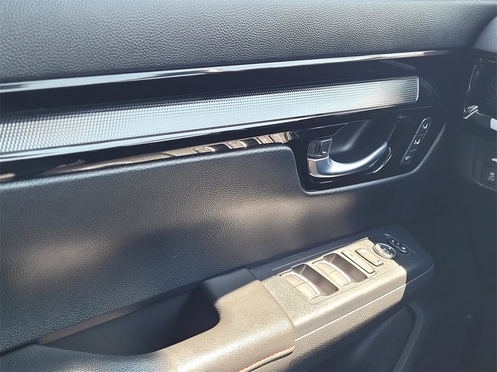 2025 Honda CR-V Hybrid Sport Touring photo 28