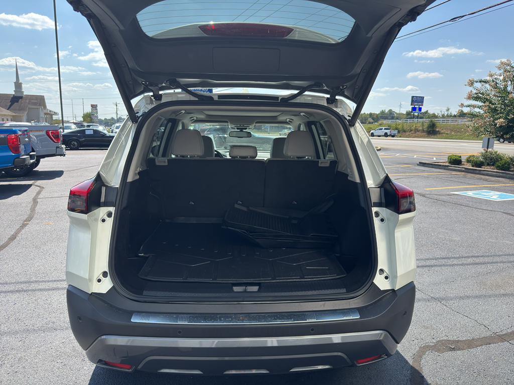2023 Nissan Rogue SL photo 5