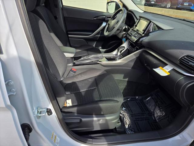 2025 Mitsubishi Eclipse Cross ES photo 2