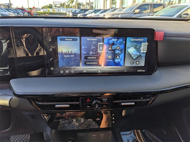 2026 Nissan Kicks SR photo 13