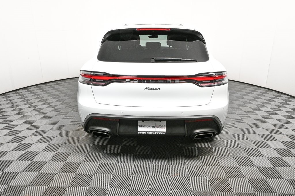 2025 Porsche Macan T photo 29
