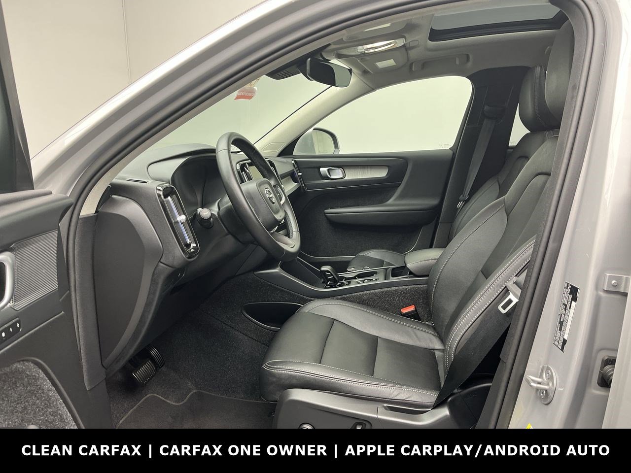 2025 Volvo XC40 Core photo 3