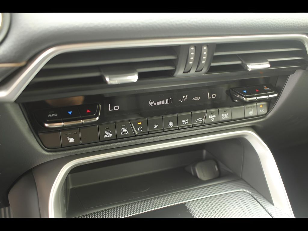 2025 Mazda CX-90 Preferred photo 14